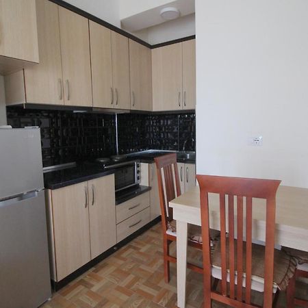 Doka Center Apartments Sarandë Buitenkant foto
