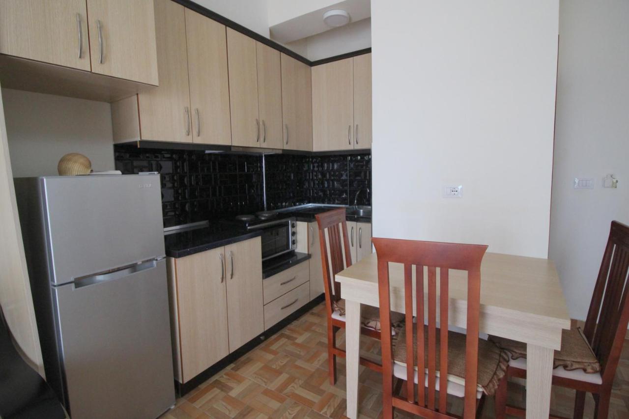 Doka Center Apartments Sarandë Buitenkant foto