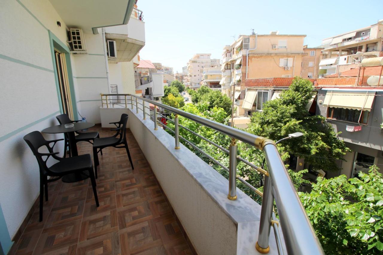 Doka Center Apartments Sarandë Buitenkant foto
