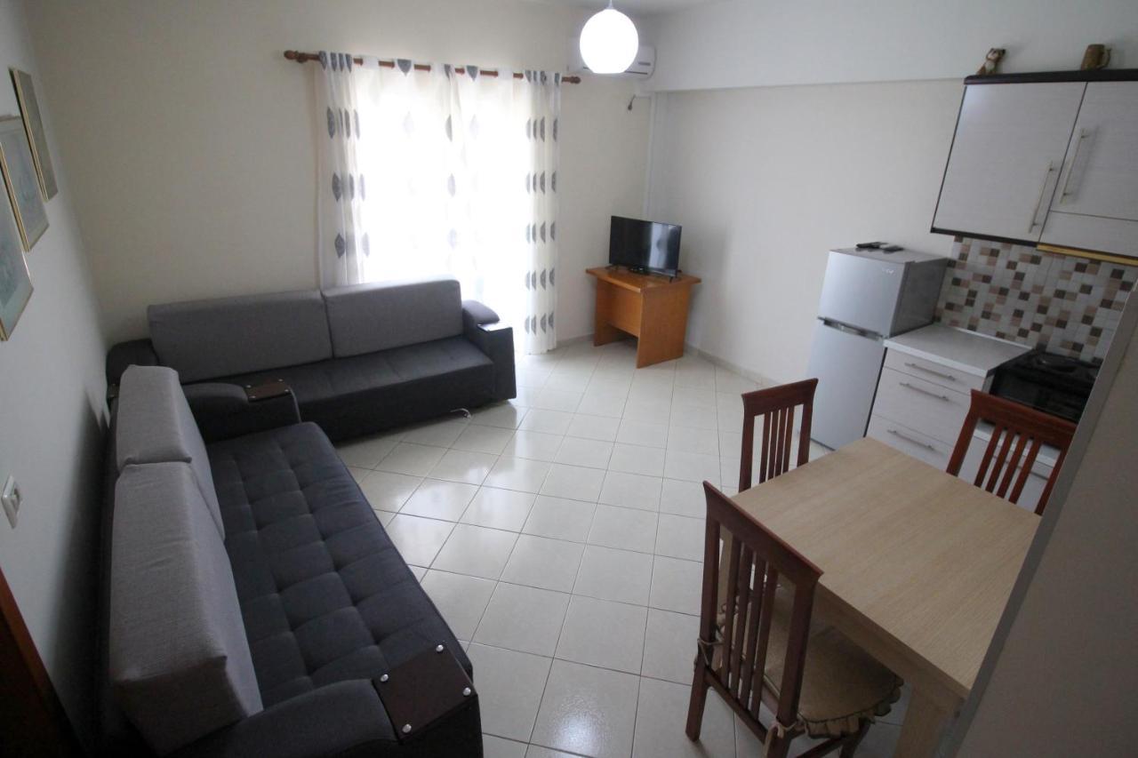 Doka Center Apartments Sarandë Buitenkant foto