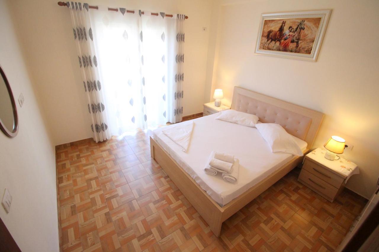 Doka Center Apartments Sarandë Buitenkant foto