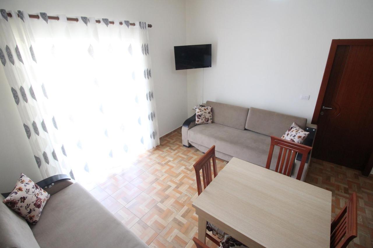Doka Center Apartments Sarandë Buitenkant foto