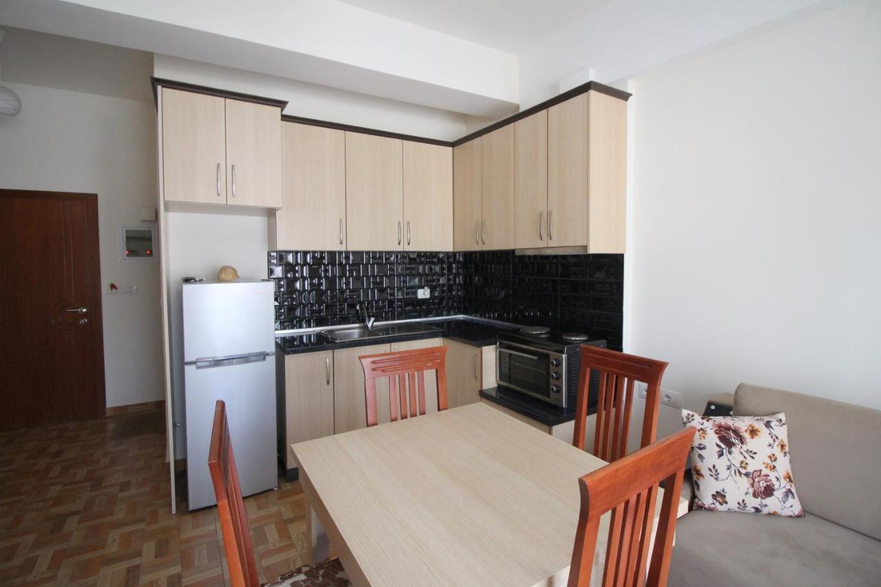 Doka Center Apartments Sarandë Buitenkant foto