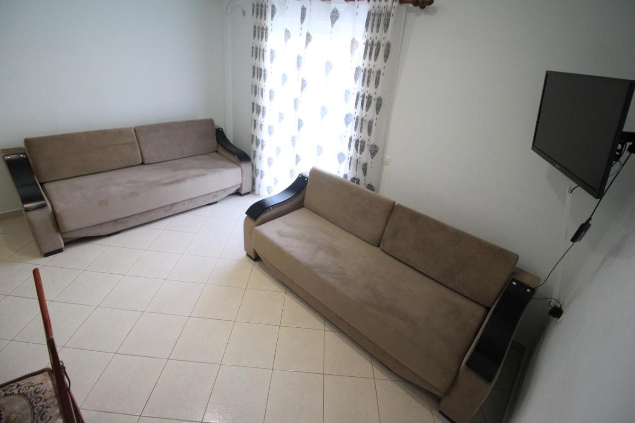 Doka Center Apartments Sarandë Buitenkant foto