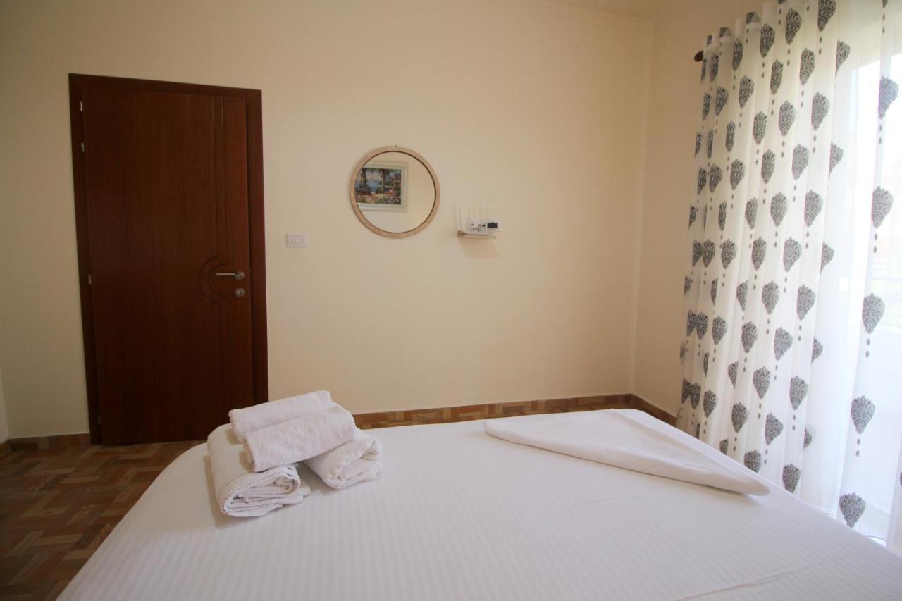 Doka Center Apartments Sarandë Buitenkant foto
