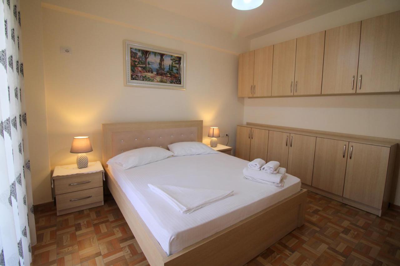 Doka Center Apartments Sarandë Buitenkant foto