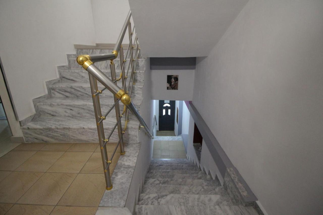 Doka Center Apartments Sarandë Buitenkant foto