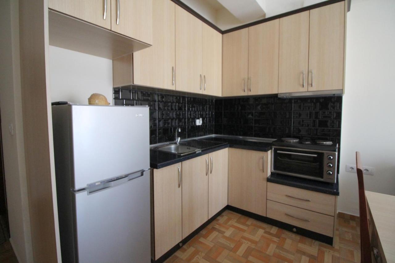 Doka Center Apartments Sarandë Buitenkant foto