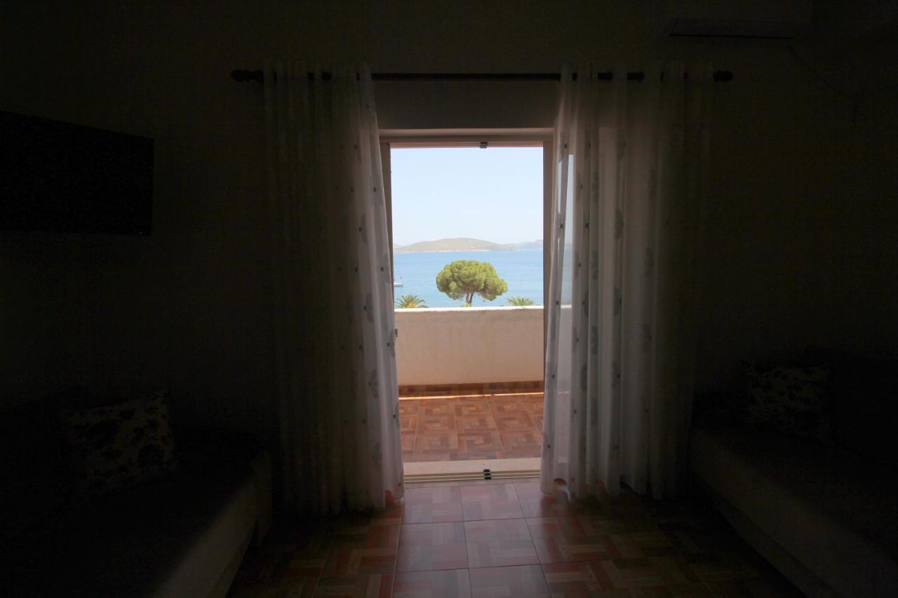 Doka Center Apartments Sarandë Buitenkant foto