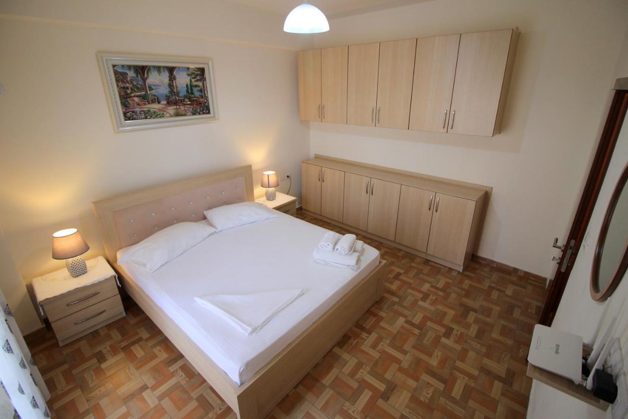 Doka Center Apartments Sarandë Buitenkant foto