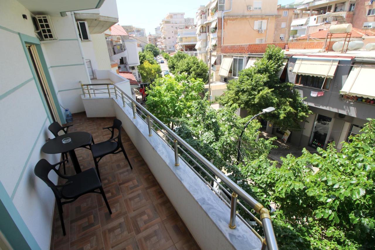 Doka Center Apartments Sarandë Buitenkant foto
