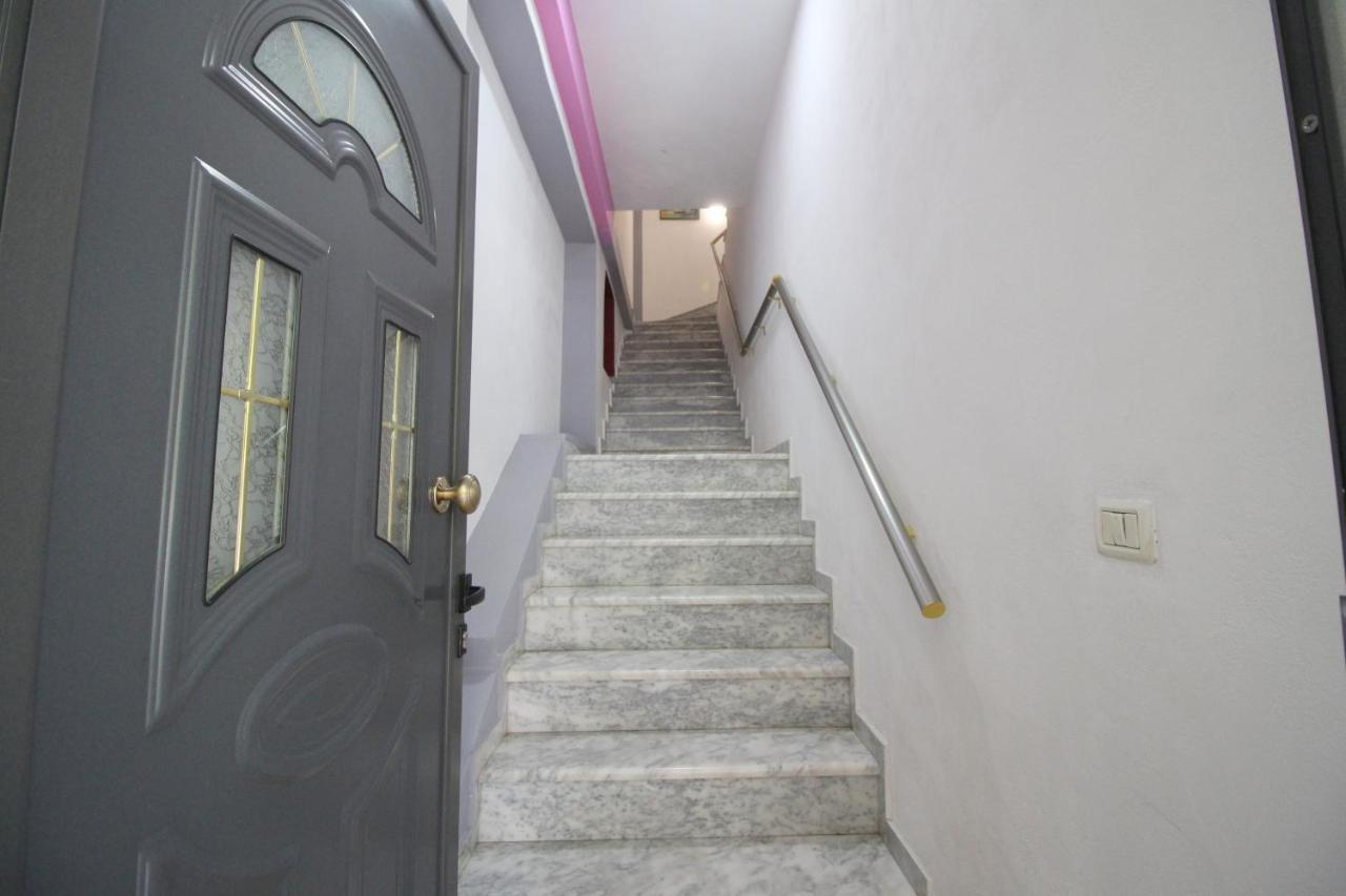 Doka Center Apartments Sarandë Buitenkant foto