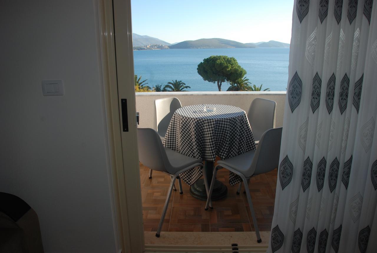Doka Center Apartments Sarandë Buitenkant foto