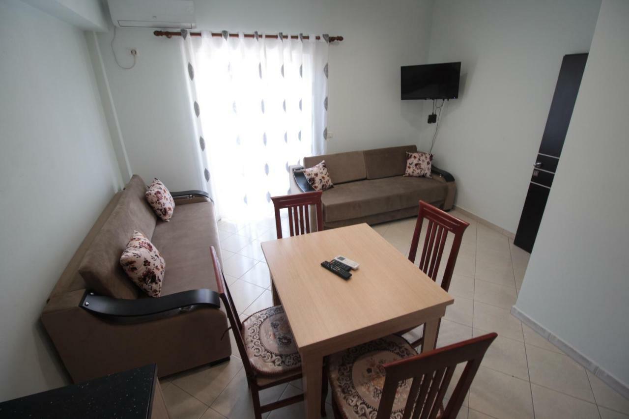 Doka Center Apartments Sarandë Buitenkant foto