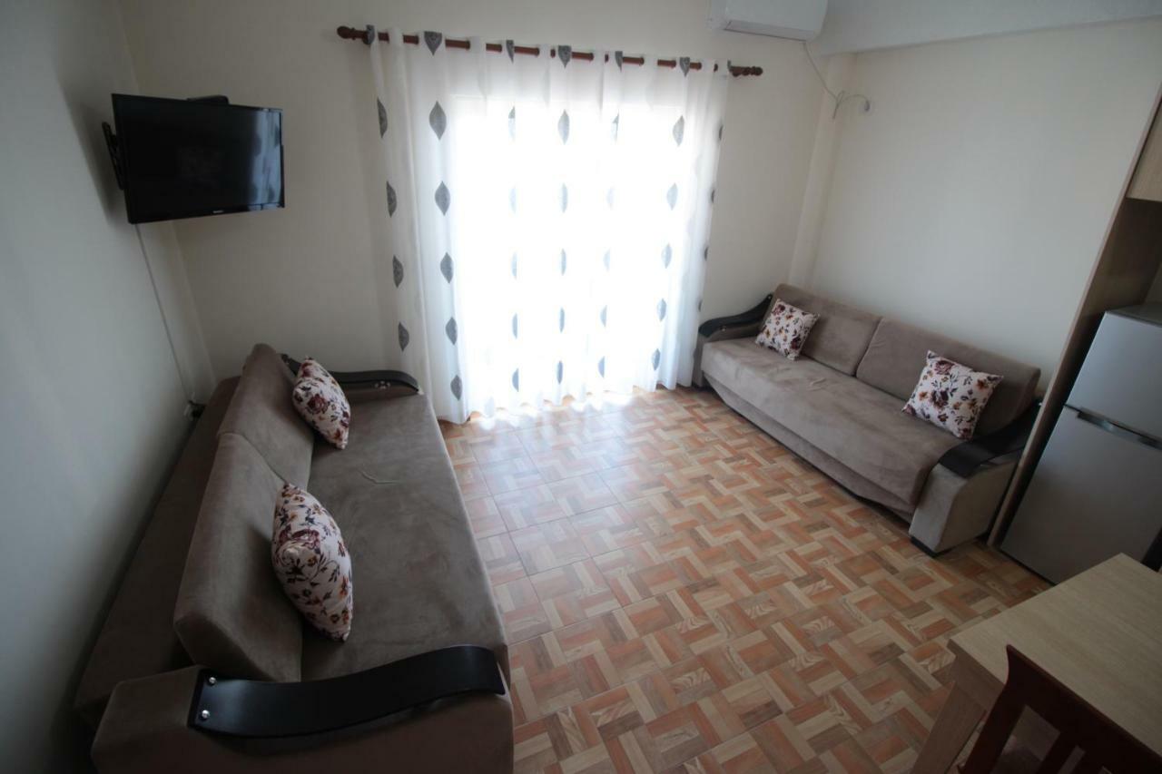 Doka Center Apartments Sarandë Buitenkant foto