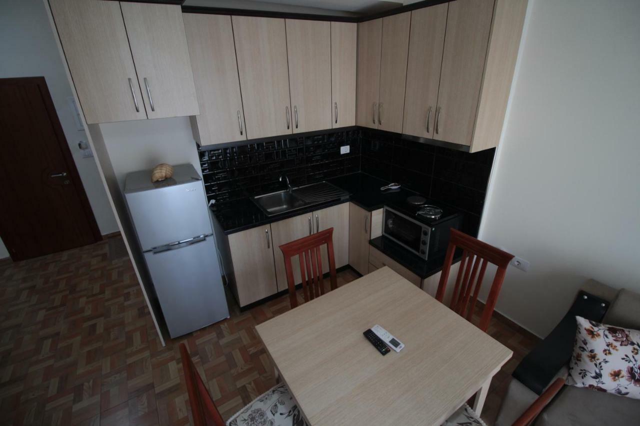 Doka Center Apartments Sarandë Buitenkant foto