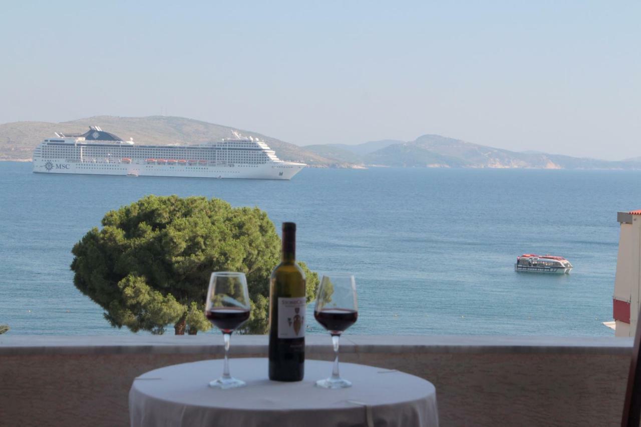 Doka Center Apartments Sarandë Buitenkant foto